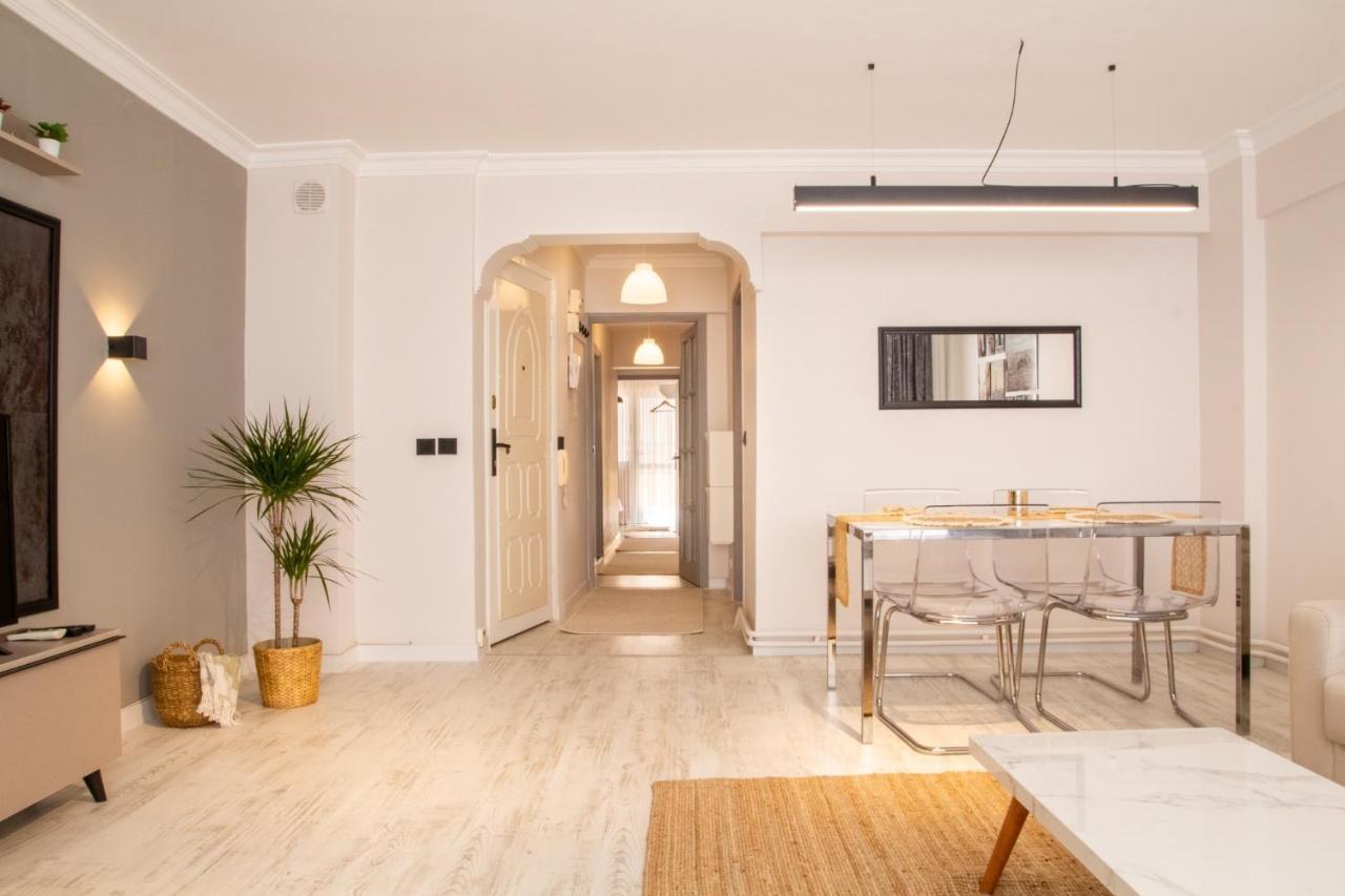 Gorgeous Flat With Balcony In Izmir Konak Lägenhet Exteriör bild